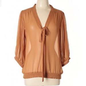 SOLD!! Cute 3/4 Sleeve Blouse